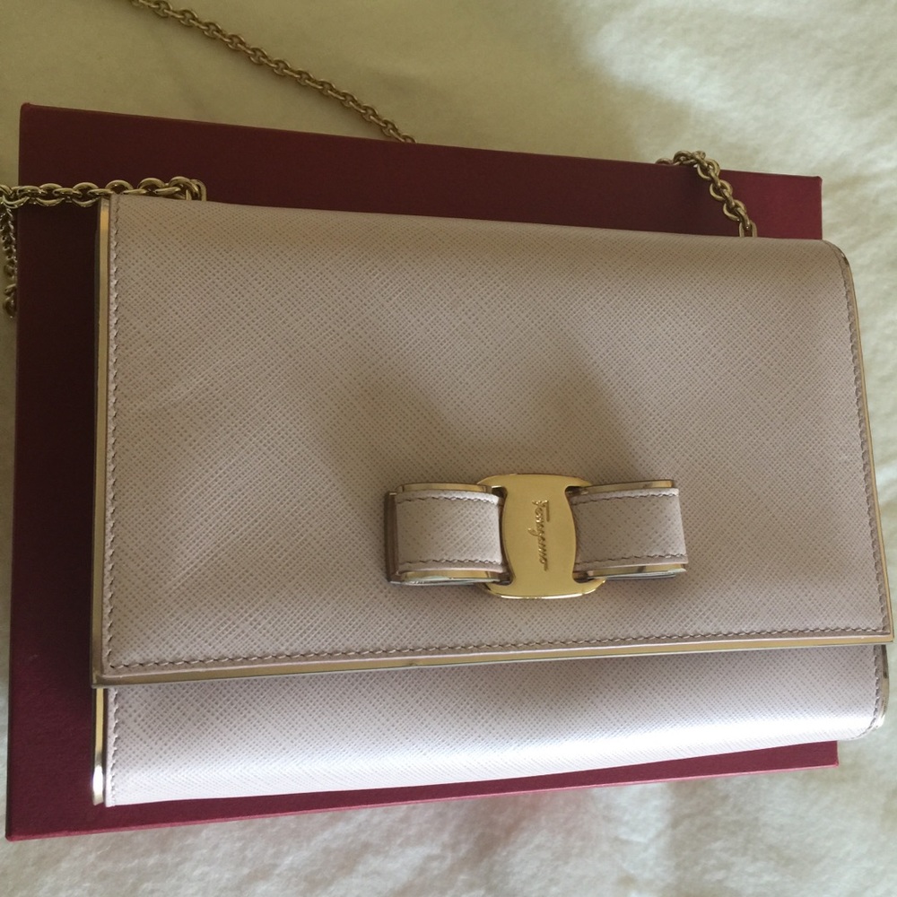 Ferragamo blush crossbody - Picture 4 of 10